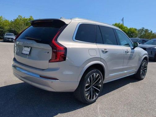 2025 Volvo XC90 B6 Core