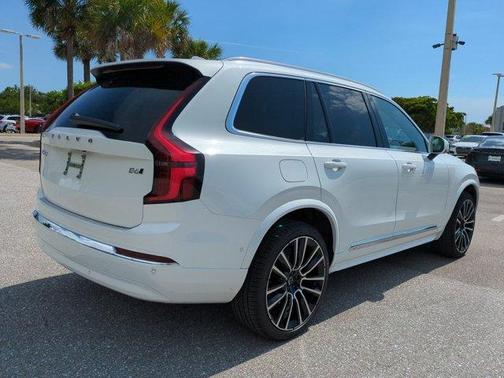 Crystal White Pearl 2026 Volvo XC90 B6 Plus 7-Seater