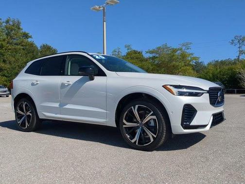 2025 Volvo XC60 Plug-In Hybrid T8 Ultra