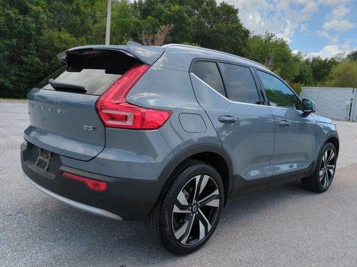 Thunder Gray Metallic 2023 Volvo XC40 B5 Plus Bright Theme