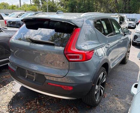 2023 Volvo XC40 B5 Plus Bright Theme