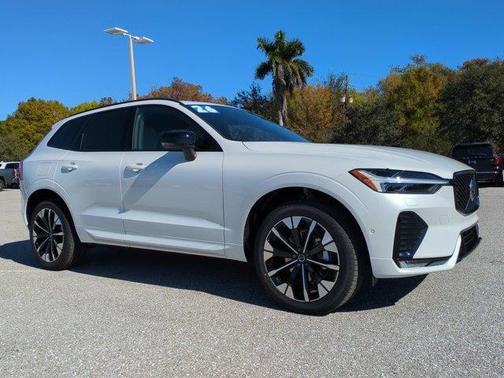 2026 Volvo XC60 B5 Plus