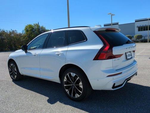2026 Volvo XC60 B5 Plus