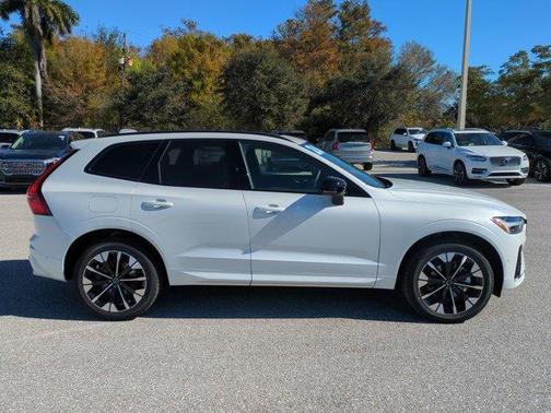 2026 Volvo XC60 B5 Plus