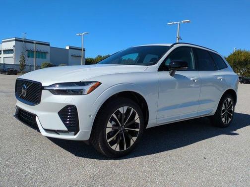 2026 Volvo XC60 B5 Plus