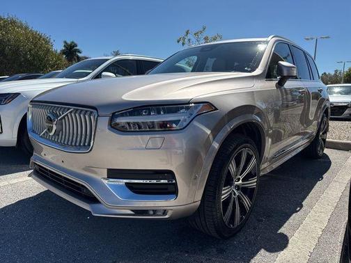 2025 Volvo XC90 B6 Ultra