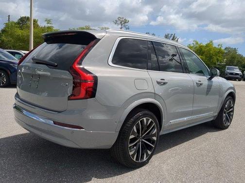 2025 Volvo XC90 Plug-In Hybrid T8 Plus 7-Seater