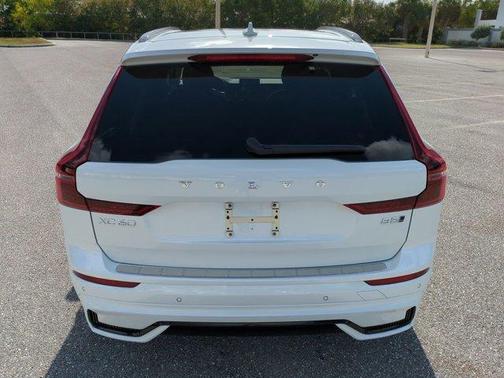 2026 Volvo XC60 B5 Ultra