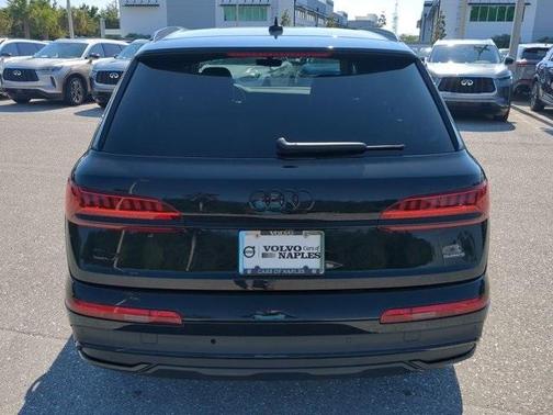 2023 Audi Q7 45 Premium Plus