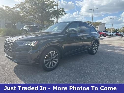 2023 Audi Q7 45 Premium Plus