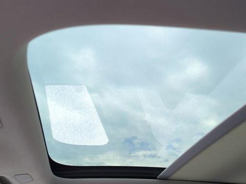 2024 Volvo XC60 B5 Ultimate Dark Theme