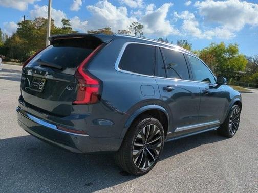 2025 Volvo XC90 B6 Plus 7-Seater