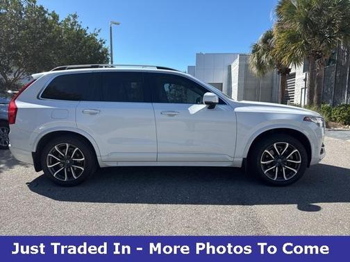 2018 Volvo XC90 T5 Momentum