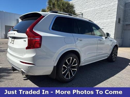 2018 Volvo XC90 T5 Momentum