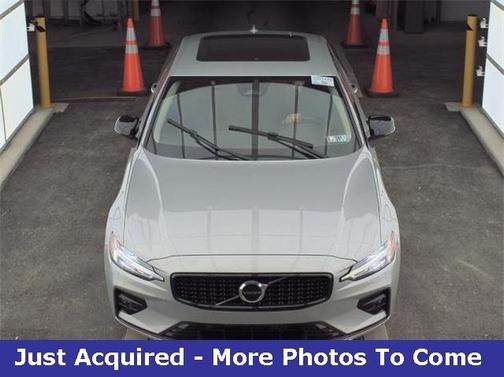2024 Volvo S60 B5 Core Dark Theme