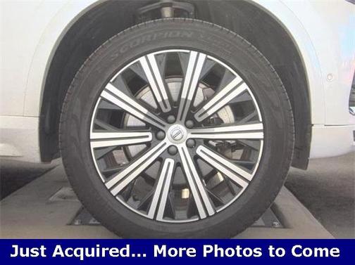 2025 Volvo XC90 B6 Plus 7-Seater