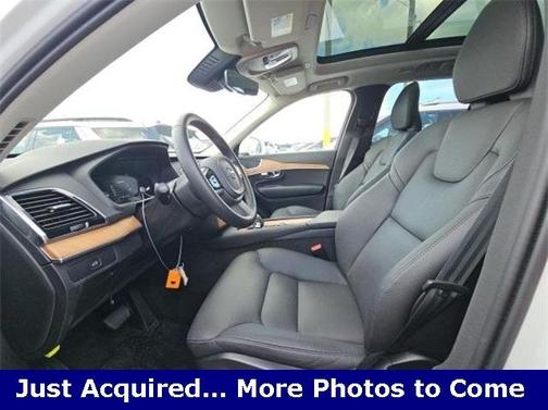 2025 Volvo XC90 B6 Plus 7-Seater