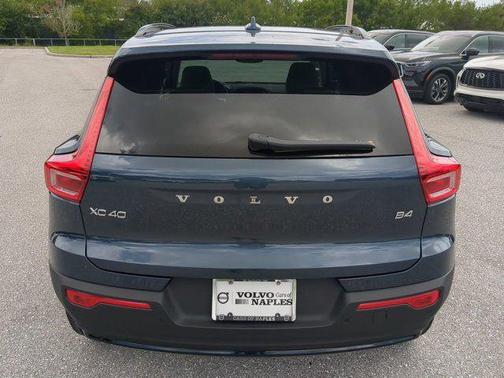 2026 Volvo XC40 B4 Plus