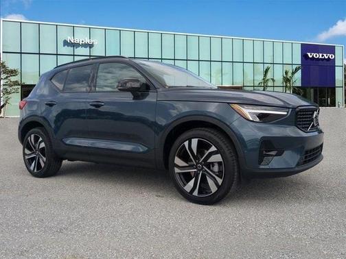 2026 Volvo XC40 B4 Plus