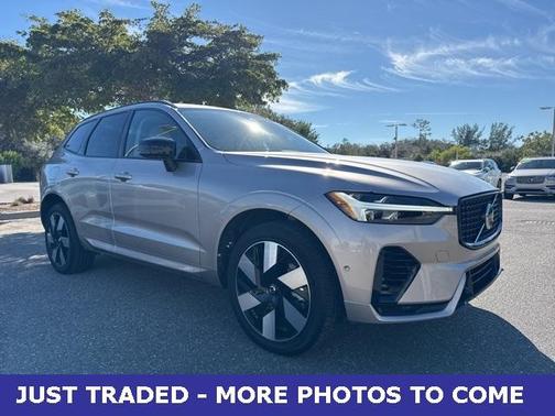 2024 Volvo XC60 Recharge Plug-In Hybrid T8 Plus Dark Theme