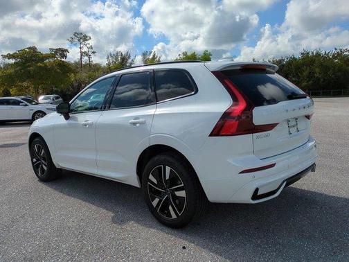 2026 Volvo XC60 B5 Core