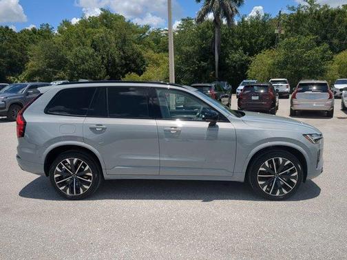 2026 Volvo XC90 ULTRA THEME