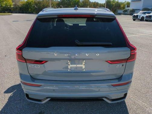 2026 Volvo XC60 B5 Ultra