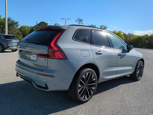 2026 Volvo XC60 B5 Ultra