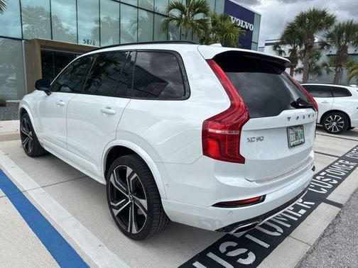 Crystal White 2021 Volvo XC90 Recharge Plug-In Hybrid T8 R-Design 7 Passenger
