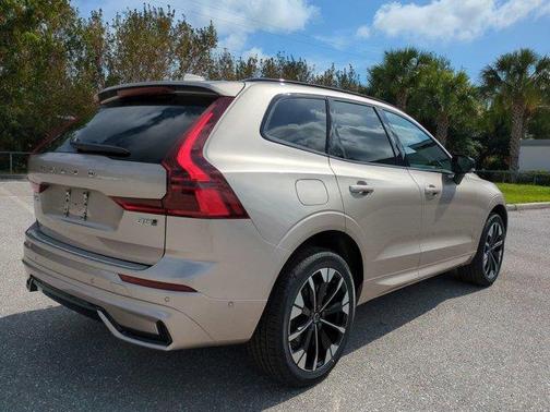 Bright 2026 Volvo XC60 B5 Plus