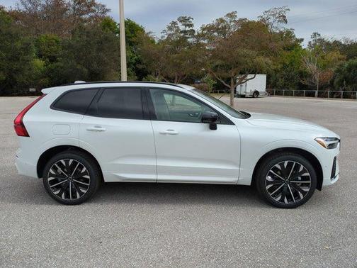 2026 Volvo XC60 B5 Ultra