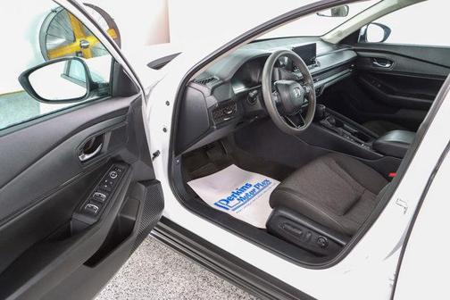 Platinum White Pearl 2023 Honda Accord EX