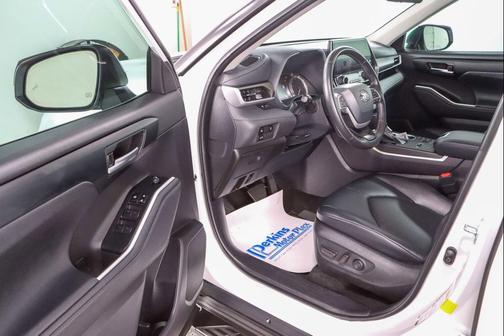 Wind Chill Pearl 2024 Toyota Highlander XLE