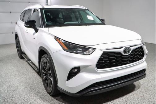 Wind Chill Pearl 2024 Toyota Highlander XLE
