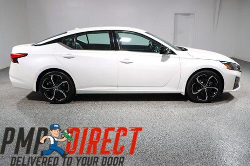 Pearl White Tricoat 2023 Nissan Altima SR FWD