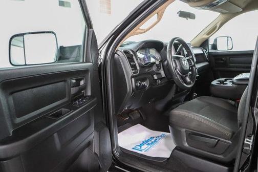 2020 RAM 2500 Tradesman Crew Cab 4X4 6'4' Box