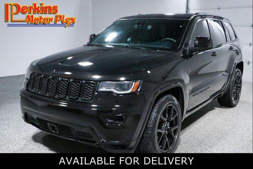 Diamond Black Crystal Pearlcoat 2021 Jeep Grand Cherokee Laredo