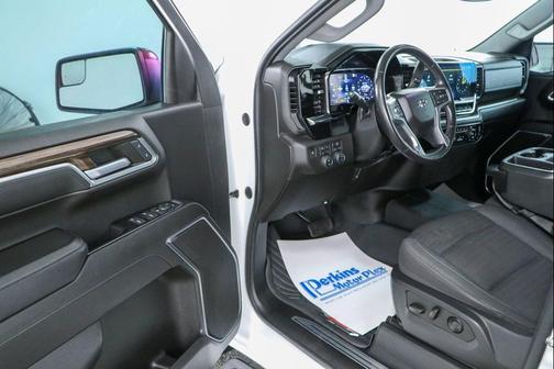 Summit White 2022 Chevrolet Silverado 1500 RST