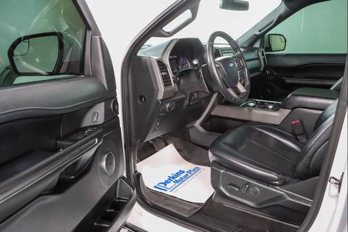 White 2019 Ford Expedition XLT