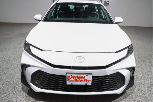 Ice Cap 2025 Toyota Camry SE