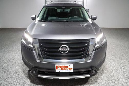 2022 Nissan Pathfinder SL 4WD