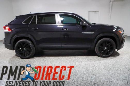 Deep Black Pearl 2022 Volkswagen Atlas Cross Sport 3.6L V6 SE w/Technology