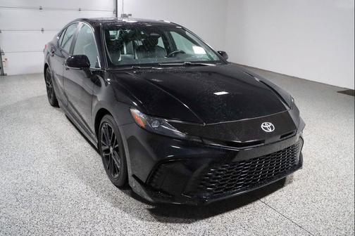Black 2025 Toyota Camry SE