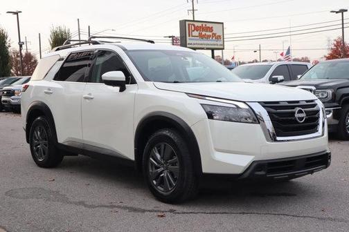 2023 Nissan Pathfinder SV FWD