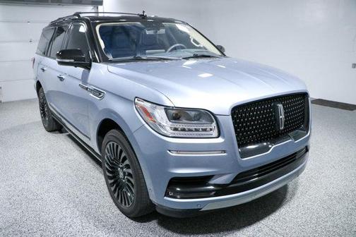 White Platinum Metallic Tri-Coat 2019 Lincoln Navigator Black Label