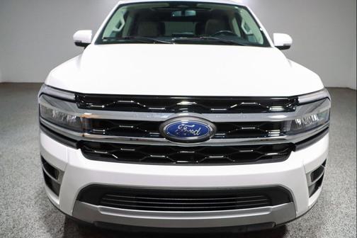 Star White Metallic Tri-Coat 2024 Ford Expedition Limited