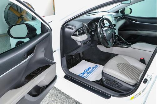 White 2022 Toyota Camry SE