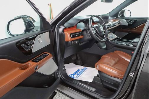 Infinite Black Metallic Clearcoat 2022 Lincoln Aviator Reserve