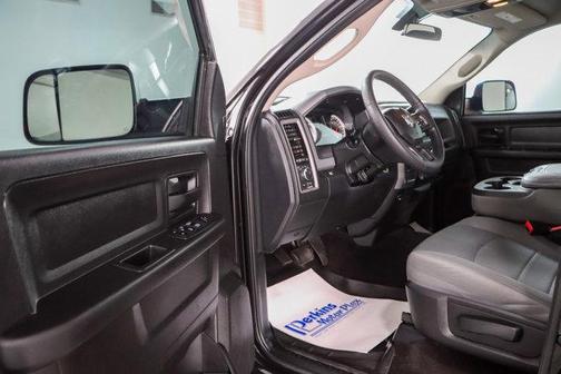 2017 RAM 2500 Tradesman Crew Cab 4x4 6'4' Box