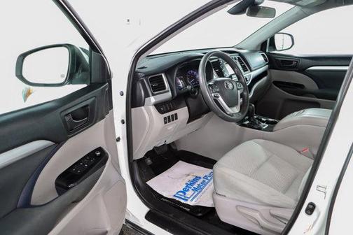 2019 Toyota Highlander LE I4